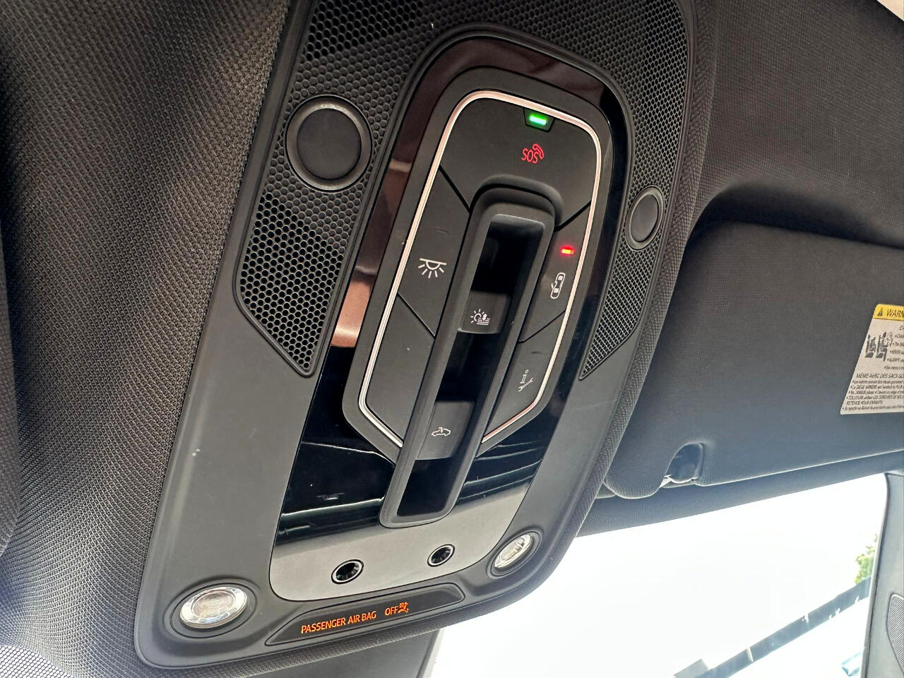 Vehicle image 18 of 19