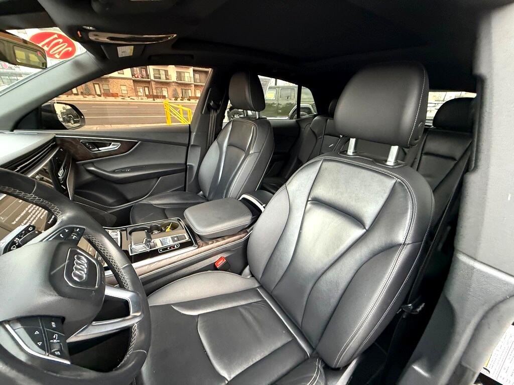 Vehicle image 17 of 40