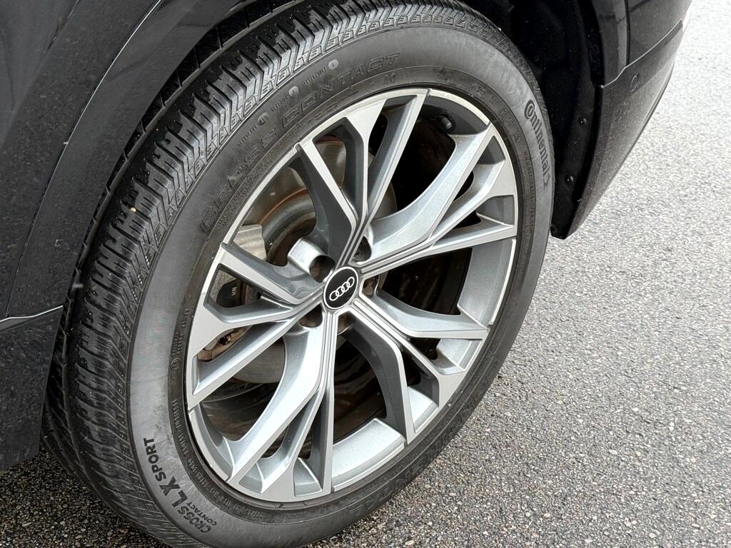 Vehicle image 37 of 40