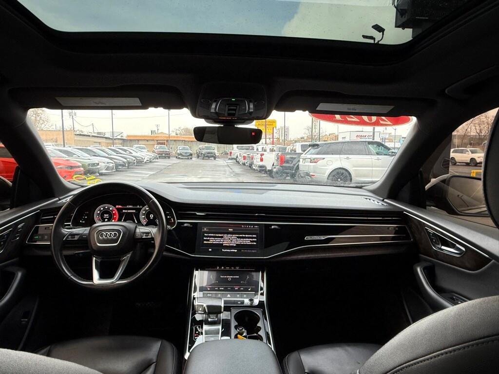 Vehicle image 21 of 40