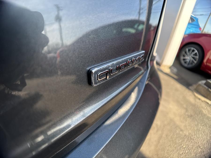 Vehicle image 28 of 32