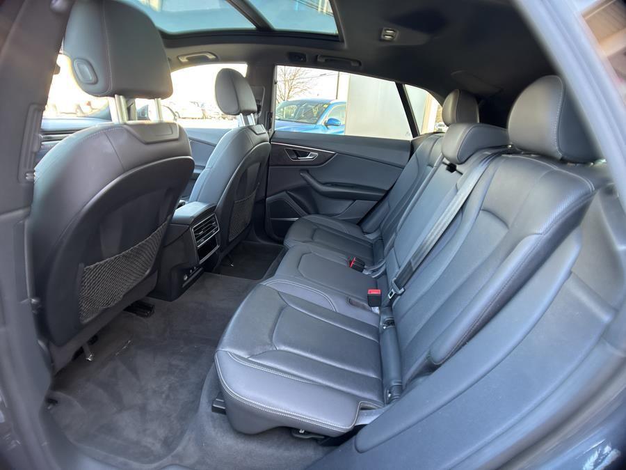 Vehicle image 12 of 32