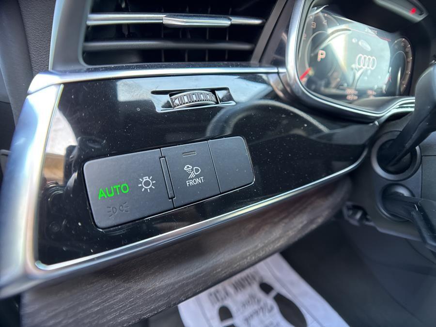 Vehicle image 27 of 32