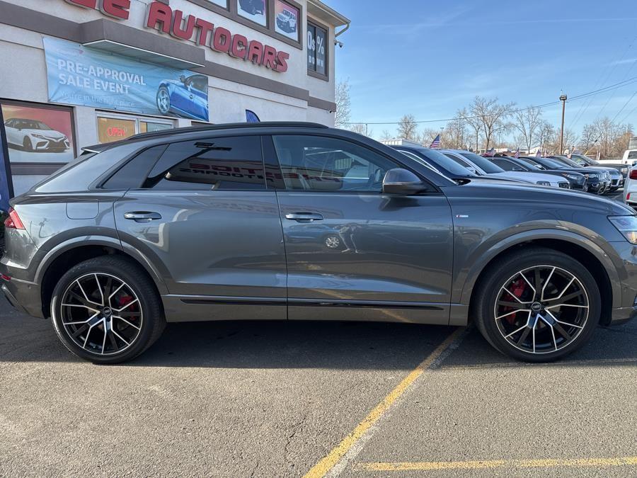 Vehicle image 4 of 32