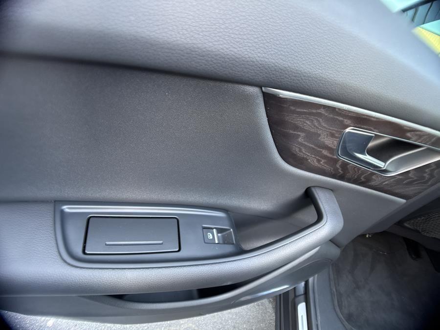 Vehicle image 20 of 32