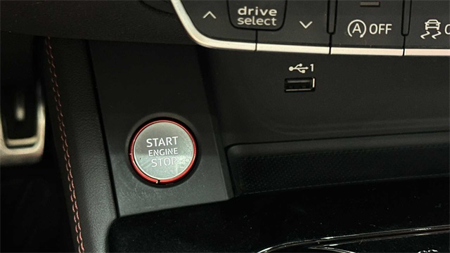 Vehicle image 25 of 33