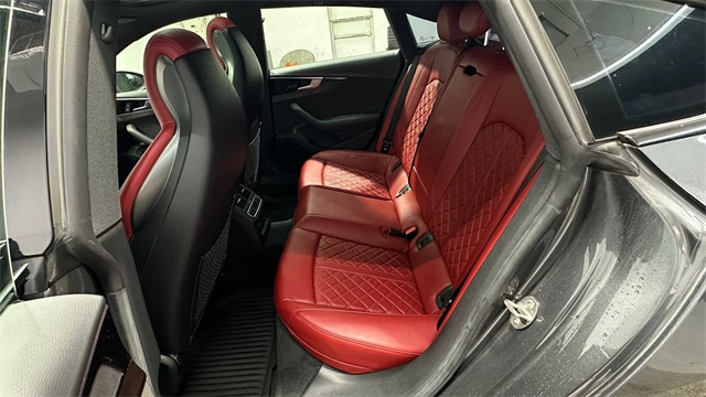 Vehicle image 12 of 33