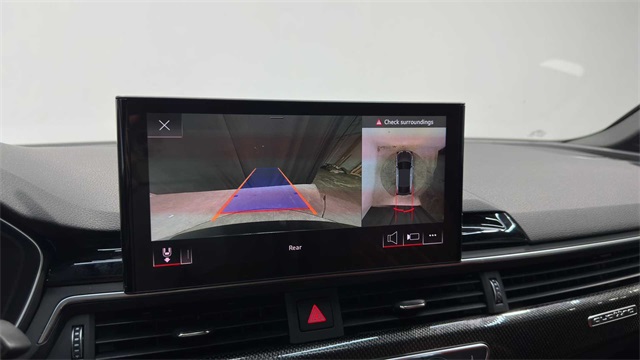 Vehicle image 23 of 33