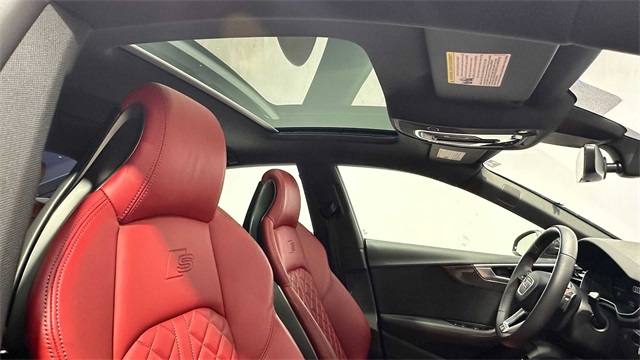 Vehicle image 14 of 33