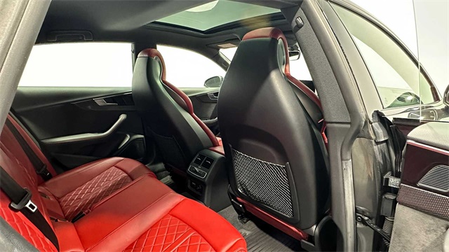 Vehicle image 11 of 33