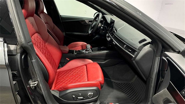 Vehicle image 13 of 33