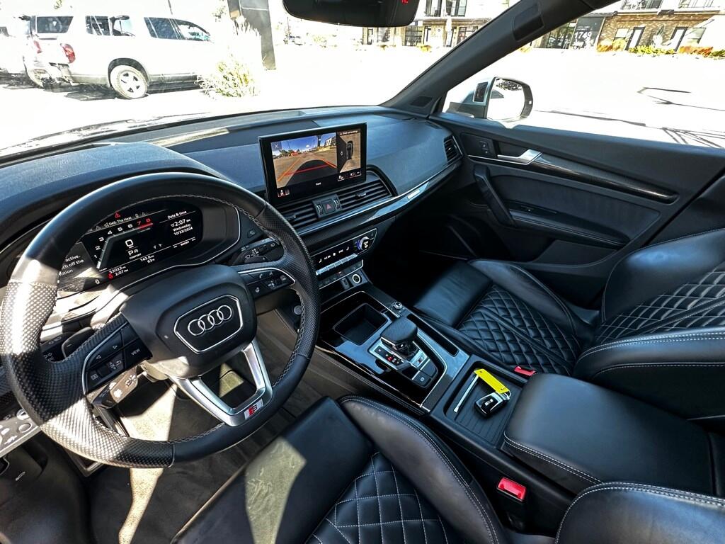 Vehicle image 26 of 53