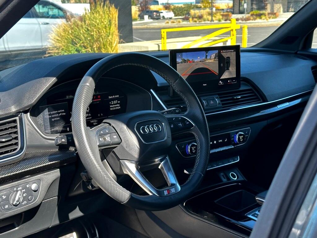 Vehicle image 21 of 53