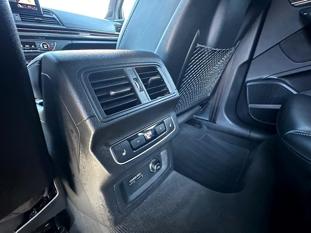 Vehicle image 31 of 53