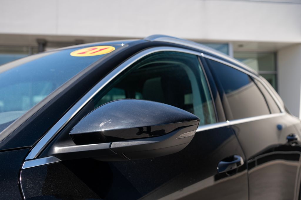 Vehicle image 26 of 38