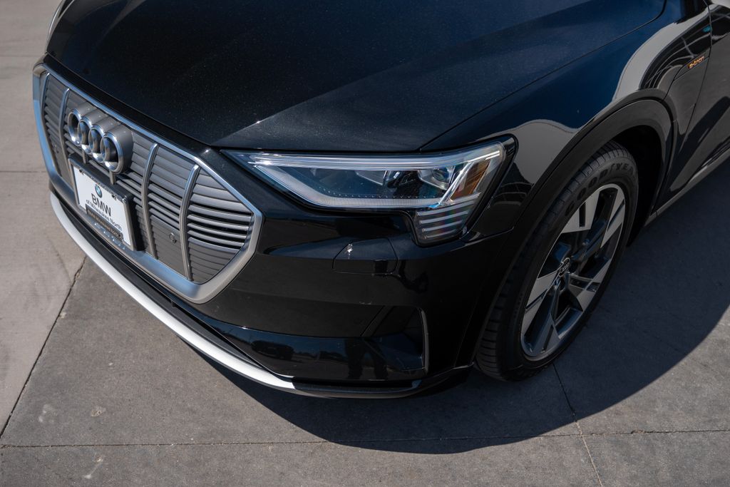Vehicle image 19 of 38