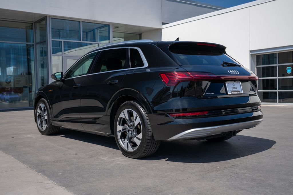 Vehicle image 6 of 38