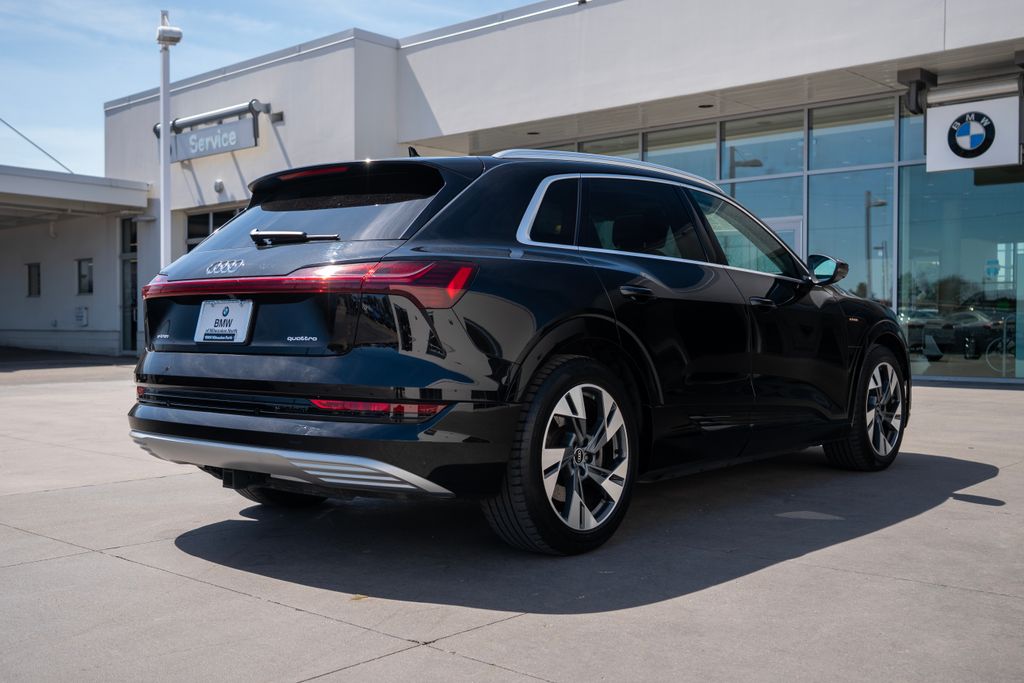 Vehicle image 4 of 38