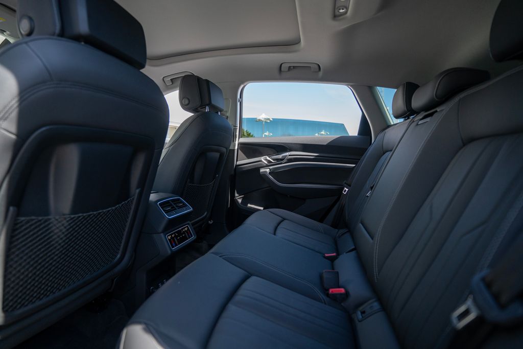 Vehicle image 10 of 38