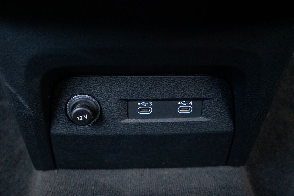 Vehicle image 16 of 38