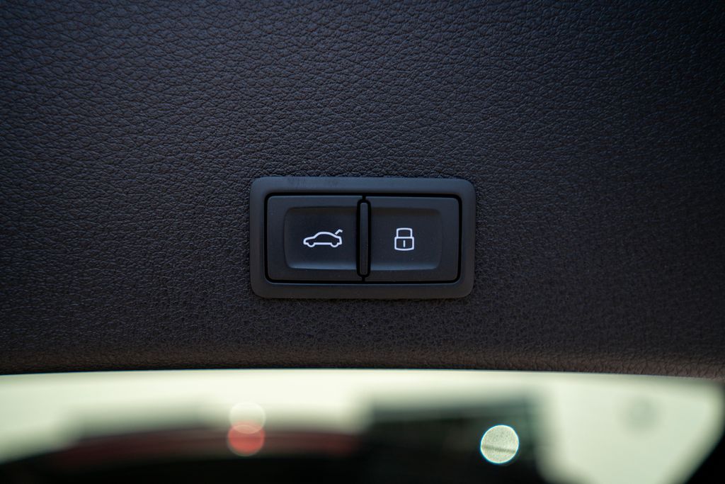 Vehicle image 15 of 38