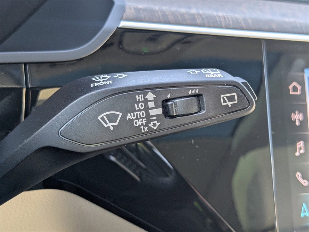 Vehicle image 18 of 36