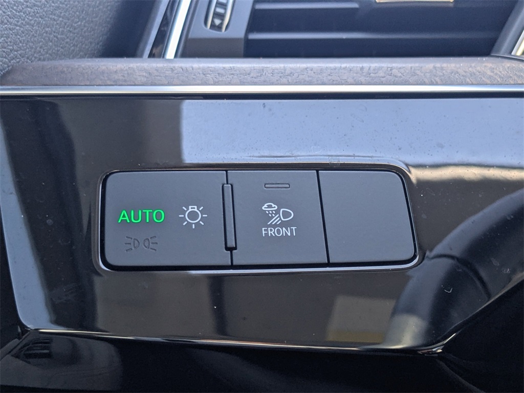 Vehicle image 35 of 36