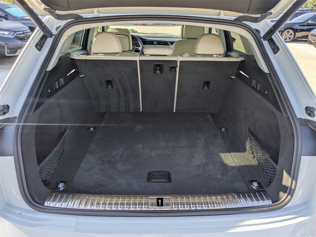 Vehicle image 10 of 36