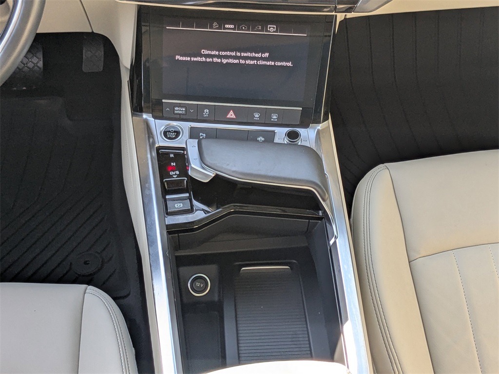 Vehicle image 22 of 36