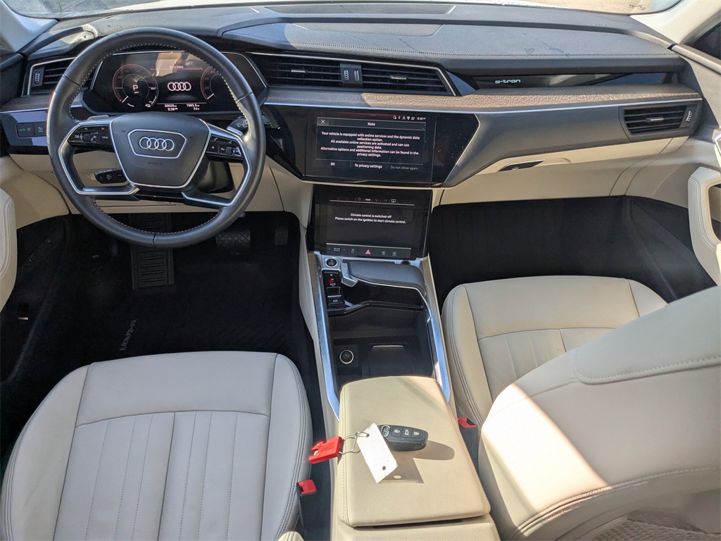 Vehicle image 14 of 36