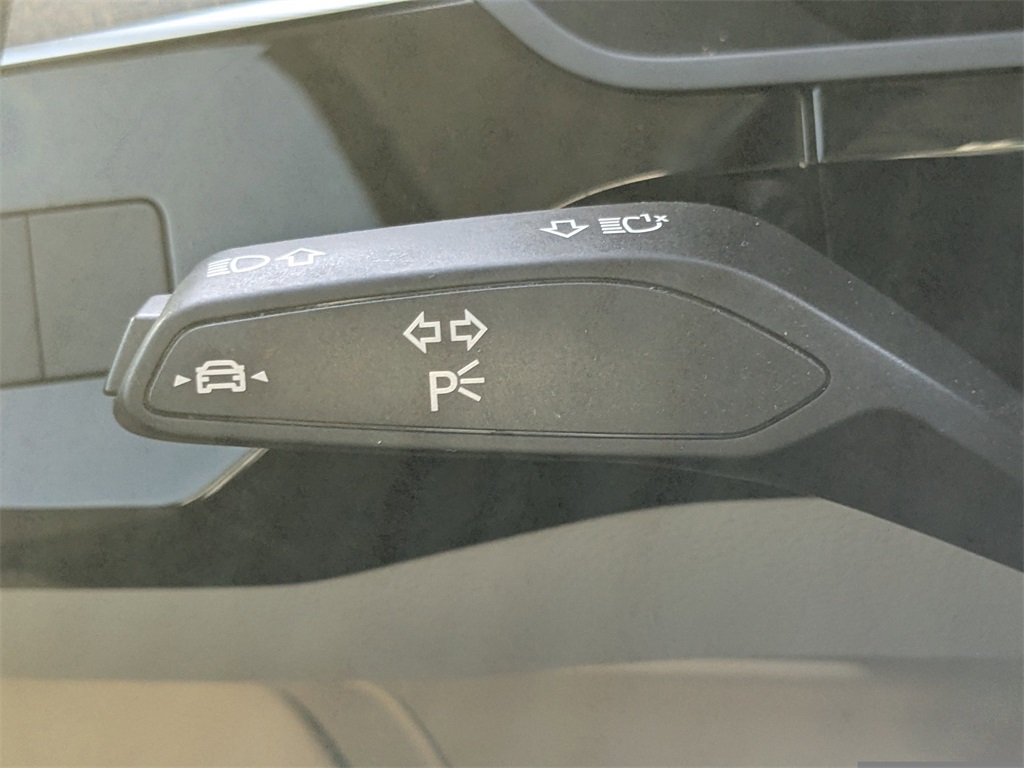 Vehicle image 29 of 36