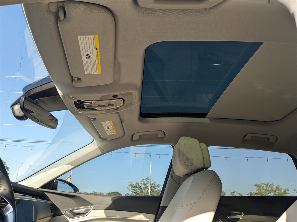 Vehicle image 15 of 36