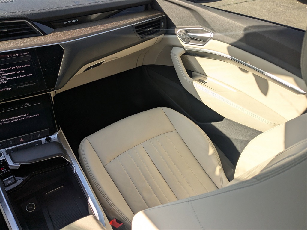 Vehicle image 12 of 36