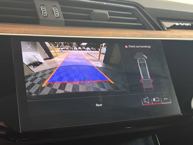 Vehicle image 19 of 28