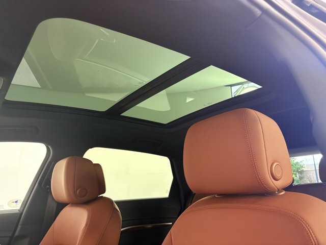 Vehicle image 12 of 28