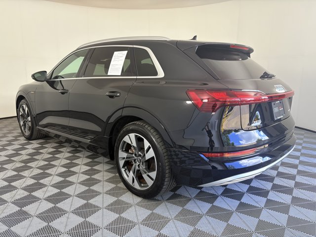 Vehicle image 7 of 28