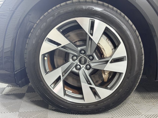 Vehicle image 9 of 28