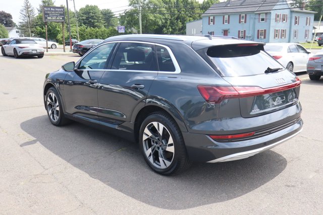 Vehicle image 7 of 15