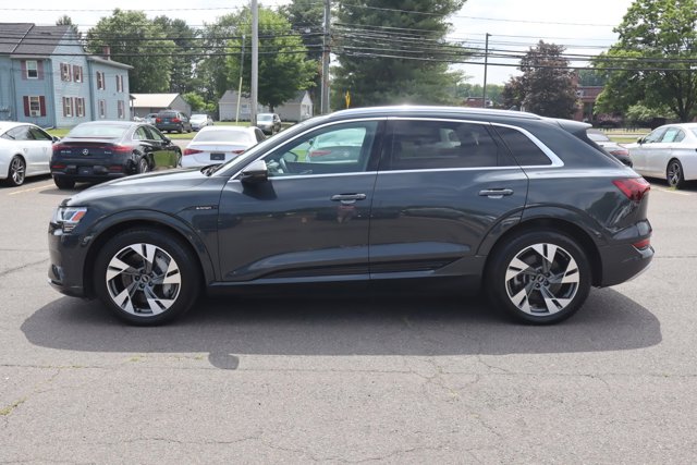 Vehicle image 8 of 15