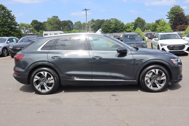 Vehicle image 4 of 15
