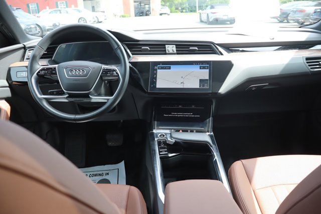 Vehicle image 11 of 15