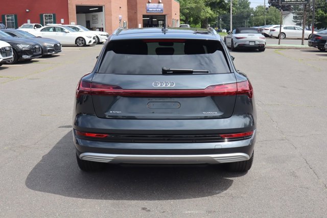 Vehicle image 6 of 15