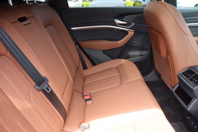 Vehicle image 9 of 15