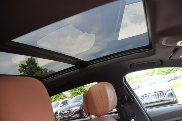 Vehicle image 15 of 15