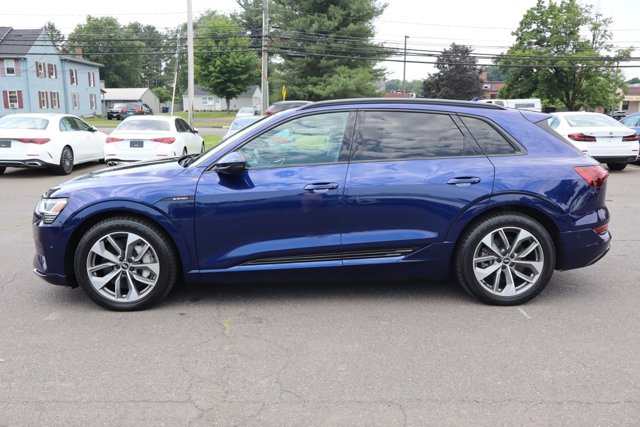 Vehicle image 8 of 15