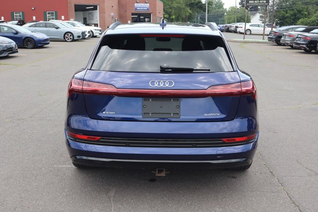 Vehicle image 6 of 15