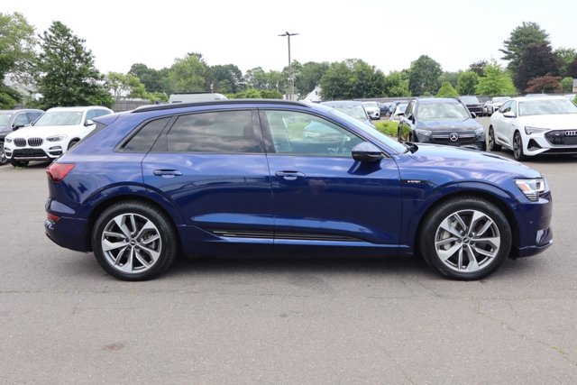 Vehicle image 4 of 15
