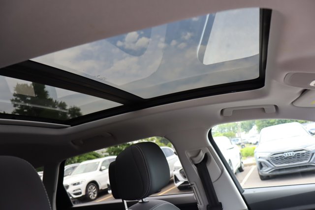 Vehicle image 15 of 15