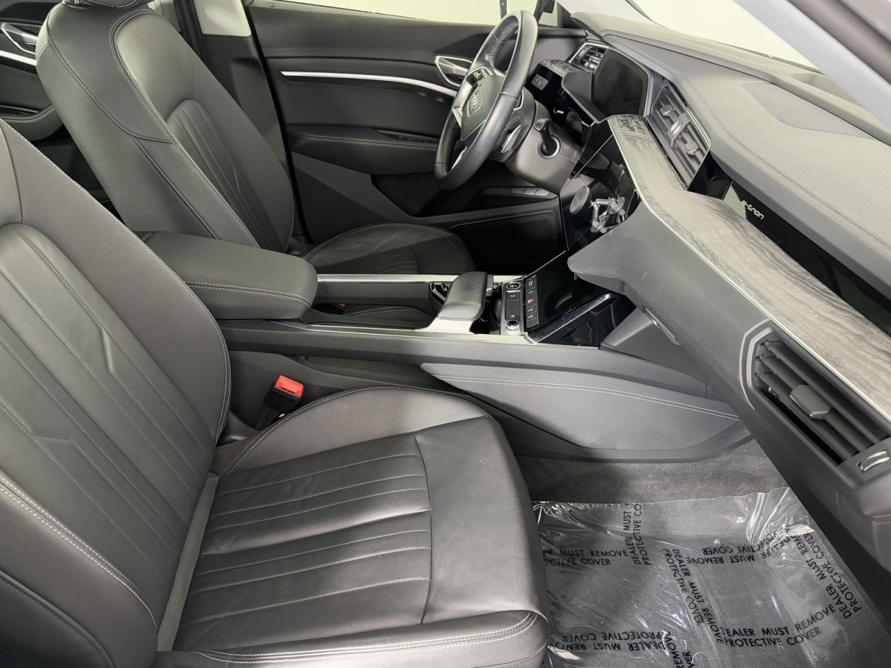 Vehicle image 9 of 16
