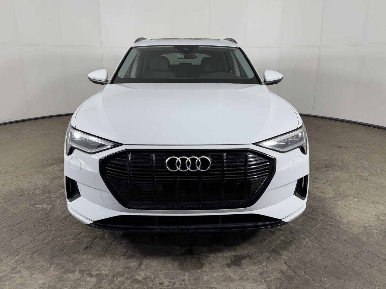 Vehicle image 2 of 16